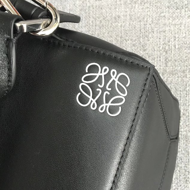 Loewe original calfskin medium puzzle bag A510P49 black