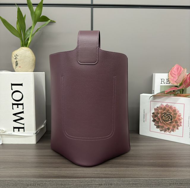 Loewe original calfskin medium pebble bucket BBMX02 burgundy