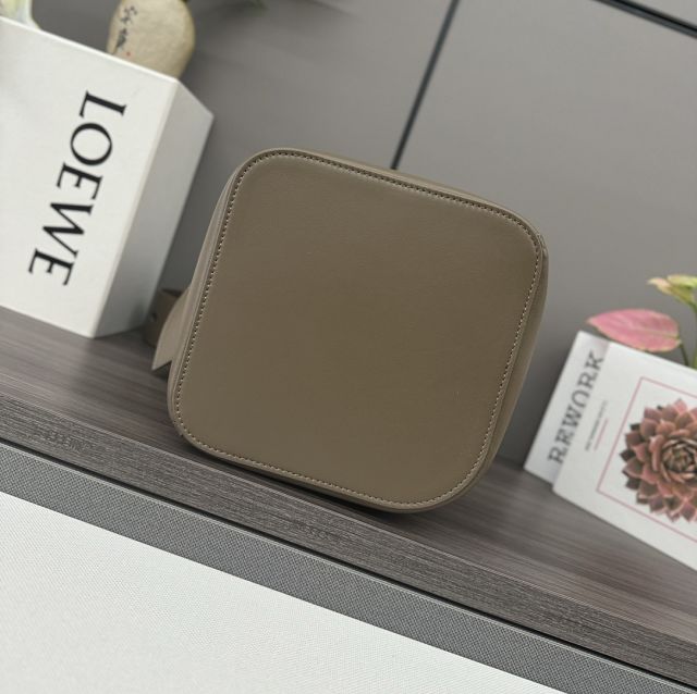 Loewe original calfskin medium pebble bucket BBMX02 grey