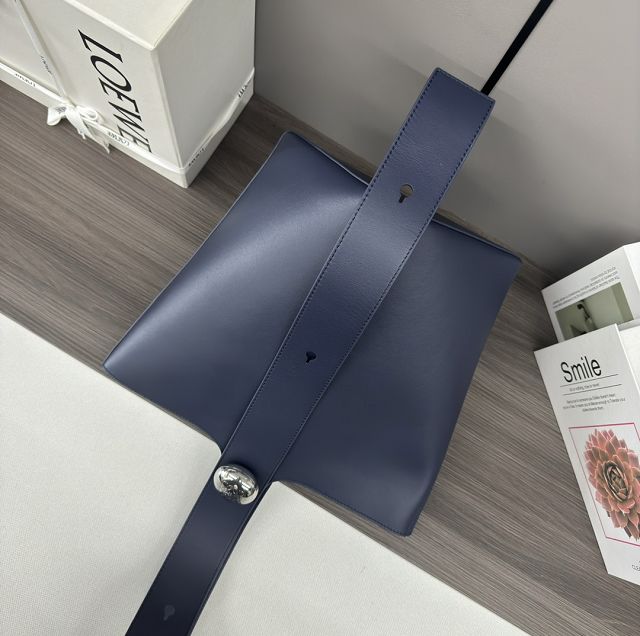 Loewe original calfskin medium pebble bucket BBMX02 navy blue