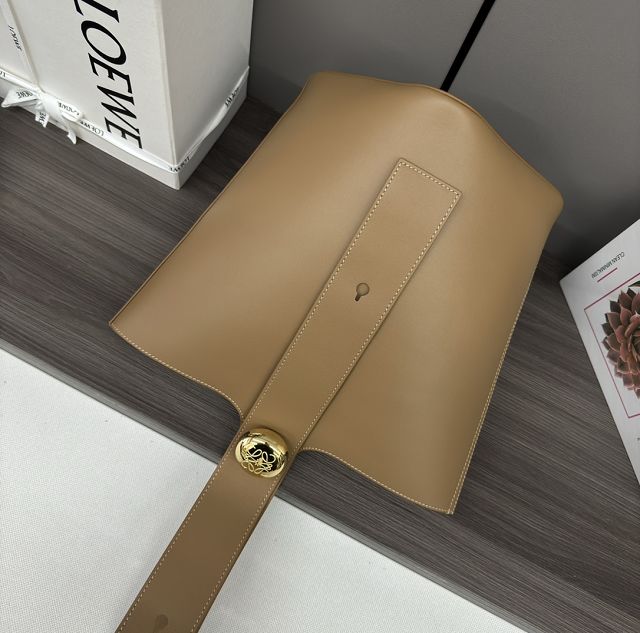 Loewe original calfskin medium pebble bucket BBMX02 toffee