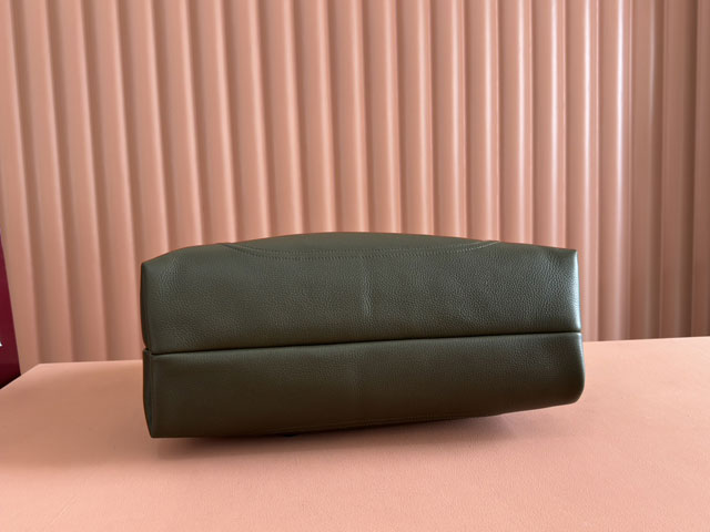 GG original calfskin softbit maxi shoulder bag 837466 green