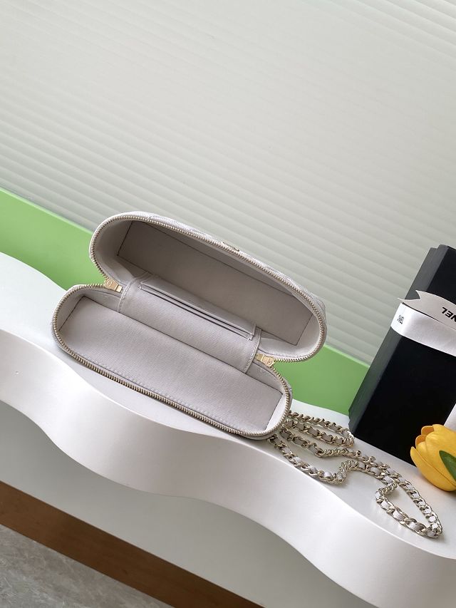 CC original grained calfskin vanity with chain AP4385 grey