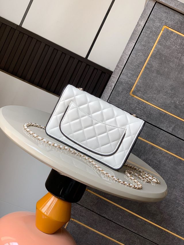 CC original lambskin wallet on chain AP4511 white