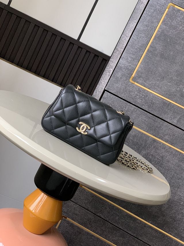 CC original calfskin clutch with chain AP4593 black