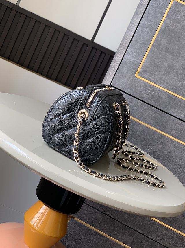 CC original grained calfskin clutch with chain AP4515 black