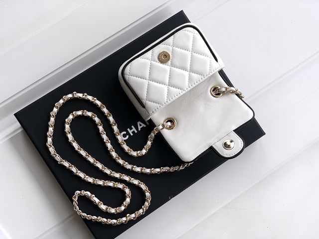 CC original lambskin clutch with chain AP4512 white