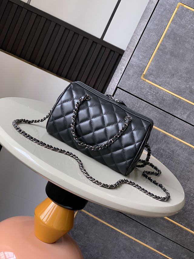 CC original lambskin clutch with chain AP4515 black