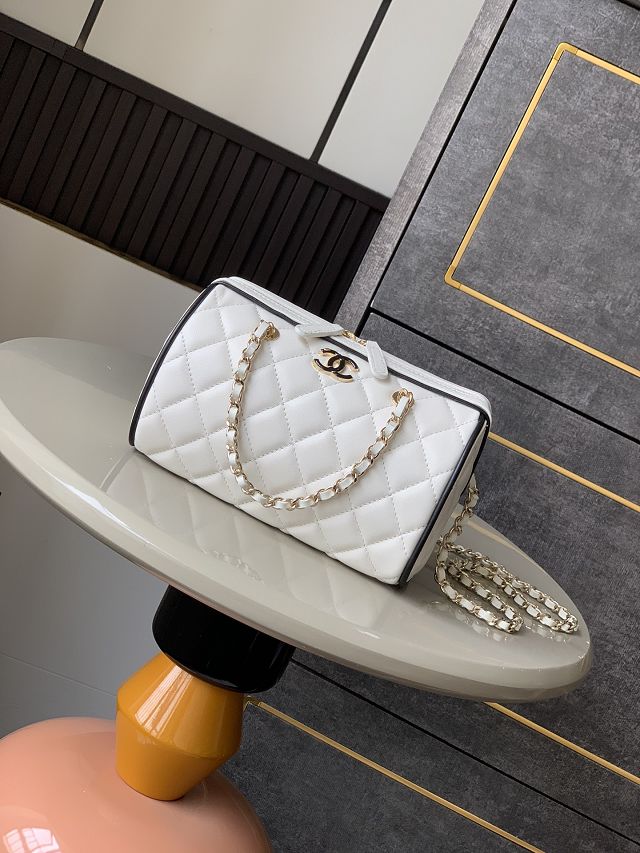 CC original lambskin clutch with chain AP4515 white&black