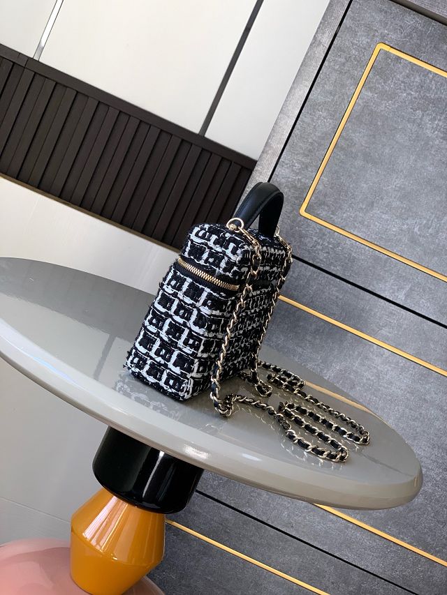 CC original tweed vanity with chain AP4385 black