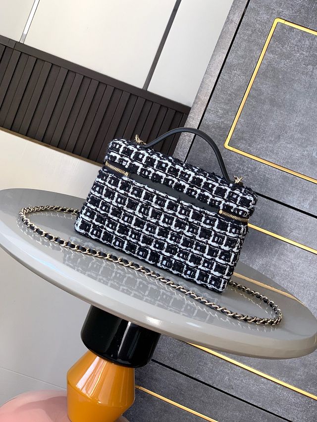 CC original tweed vanity with chain AP4385 black