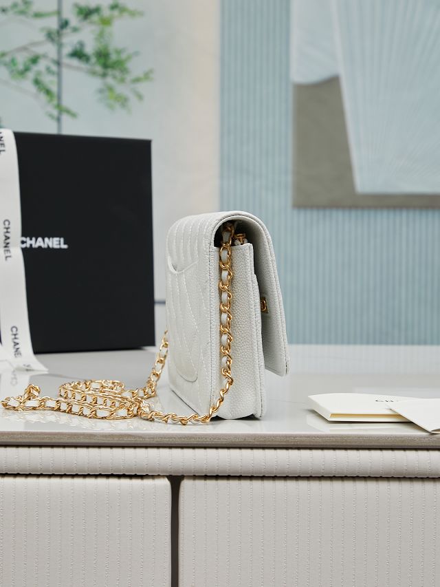 CC original grained calfskin wallet on chain AP4241 white