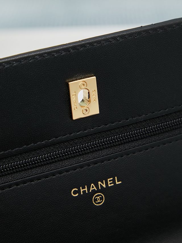 CC original lambskin wallet on chain AP4241 white