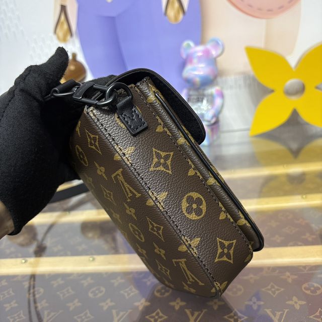 Louis vuitton original monogram canvas s-lock vertical wearable wallet M81522