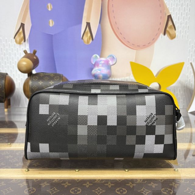 Louis vuitton original damier canvas dopp kit toilet pouch M15109