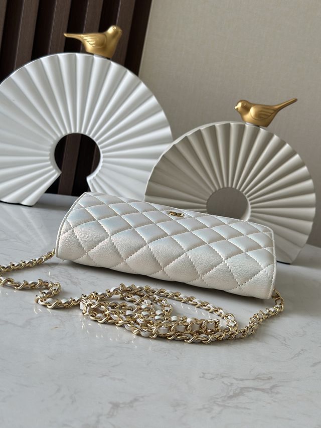 CC original iridescent lambskin wallet on chain AP0250 white