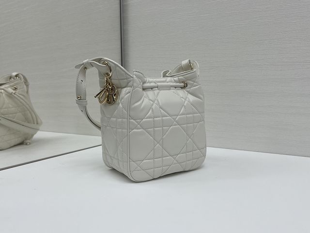 Dior original lambskin Small D-motion bag M2851 white