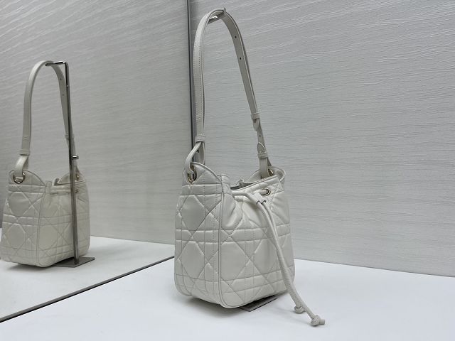 Dior original lambskin Small D-motion bag M2851 white
