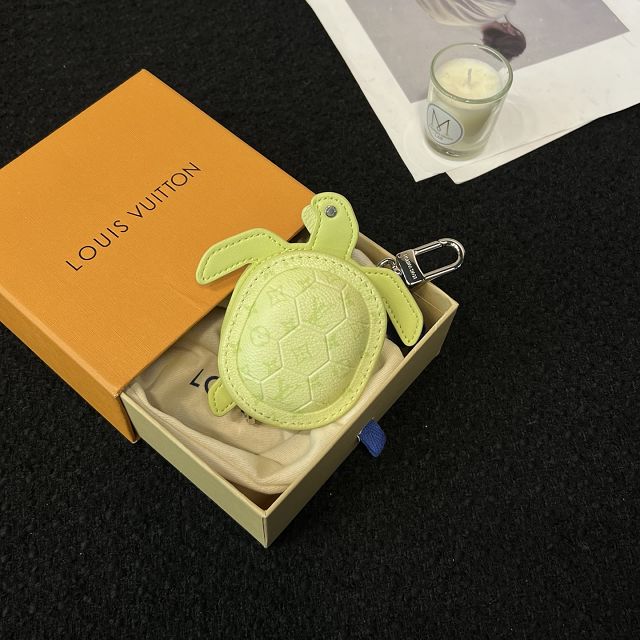 Louis vuitton original monogram canvas charm GI1159