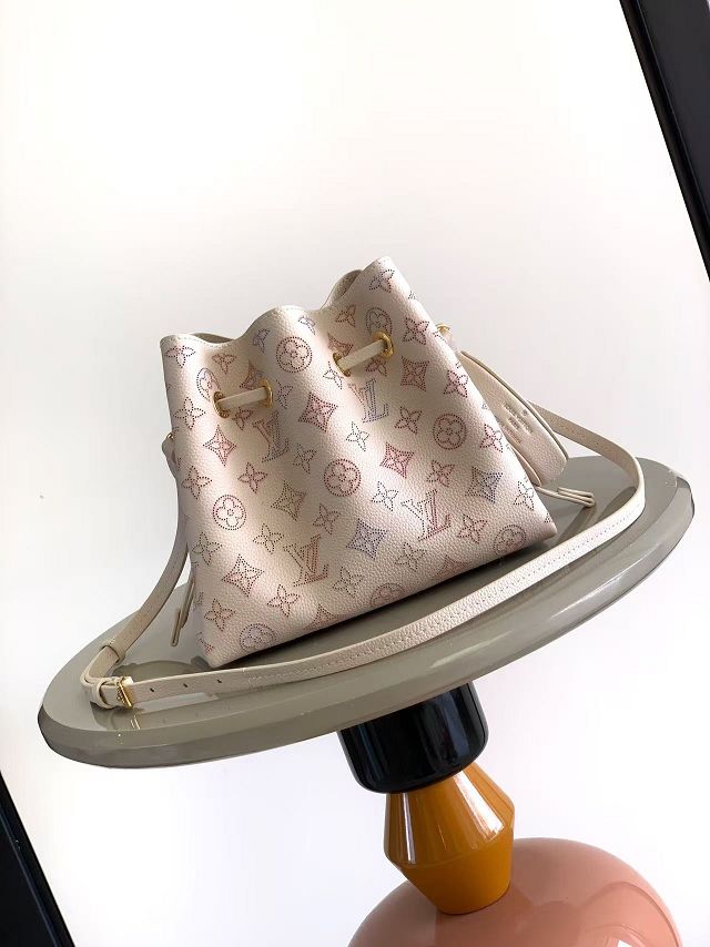 Louis vuitton original mahina leather bella bucket bag M15114 cream