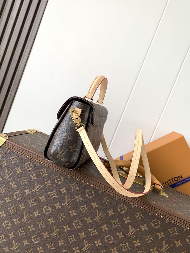 Louis vuitton original monogram canvas croisette handbag M41581