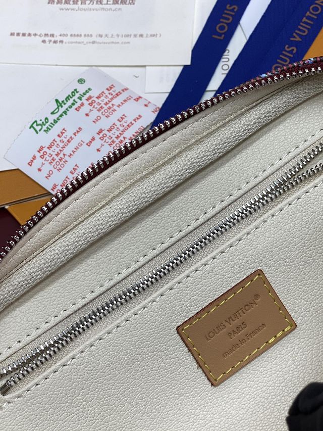 Louis vuitton original monogram canvas locker dopp kit M27158