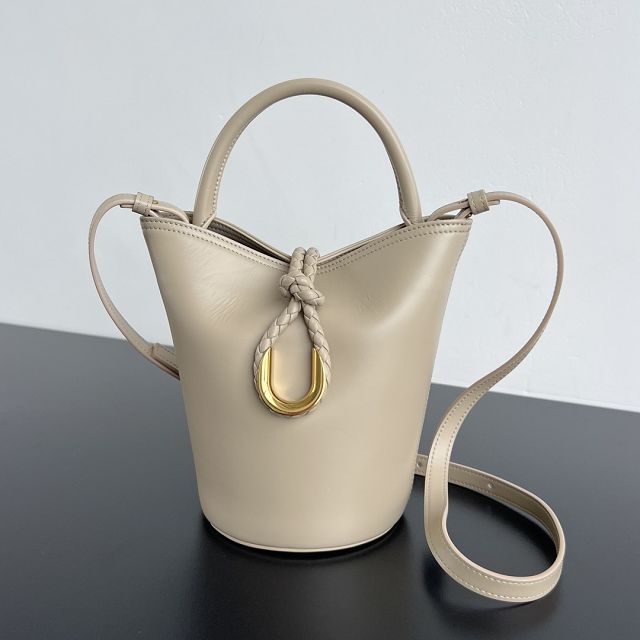 BV original calfskin small liberta bucket bag 815244 ecru