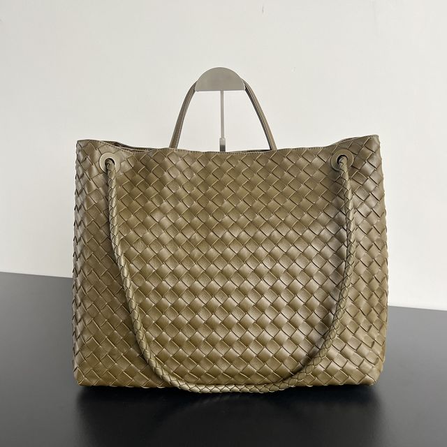 BV original lambskin large andiamo 743575 mud