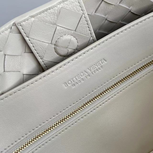 BV original lambskin large andiamo 743575 sea salt