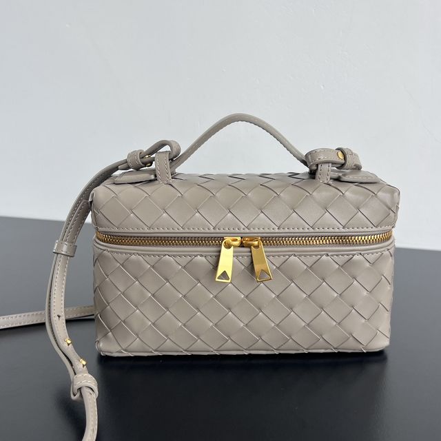 BV original calfskin bang bang vanity case 789109 pinecone