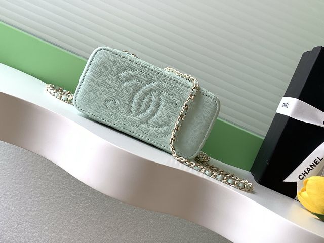 CC original grained calfskin vanity with chain AP4936 green