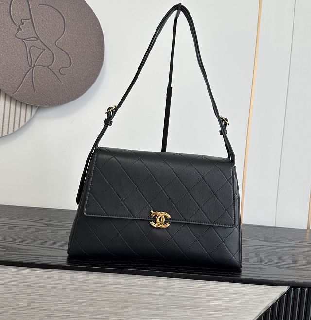CC lambskin maxi flap bag AS6482 black