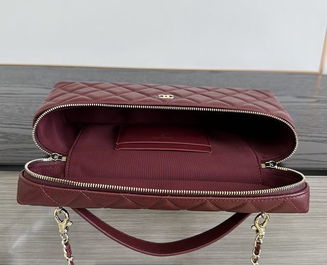 CC grained calfskin vanity with chain AP5436 bordeaux