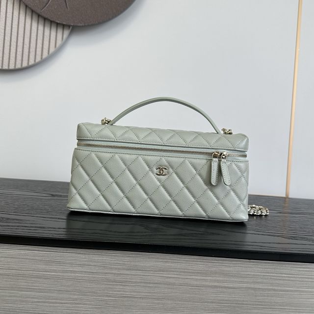 CC grained calfskin vanity with chain AP5436 grey