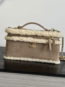 CC shearling large vanity with chain AP5347 